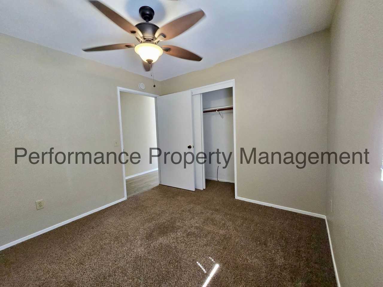 840 E Ridgecrest Blvd #38 - Photo 7 of 16