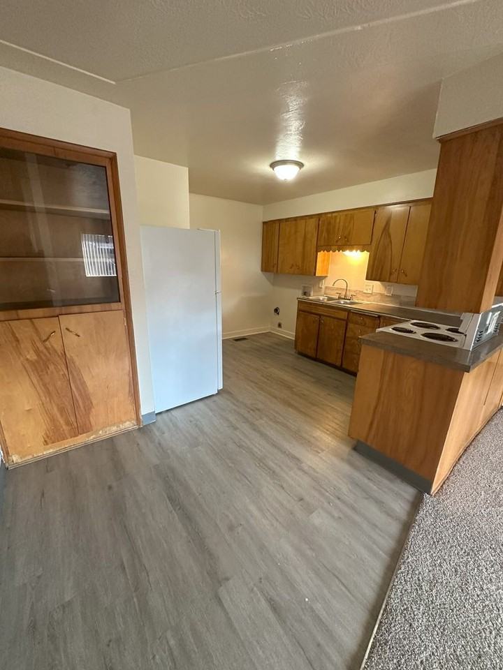 453-132 Stoneway Apartments - Photo 5 of 39