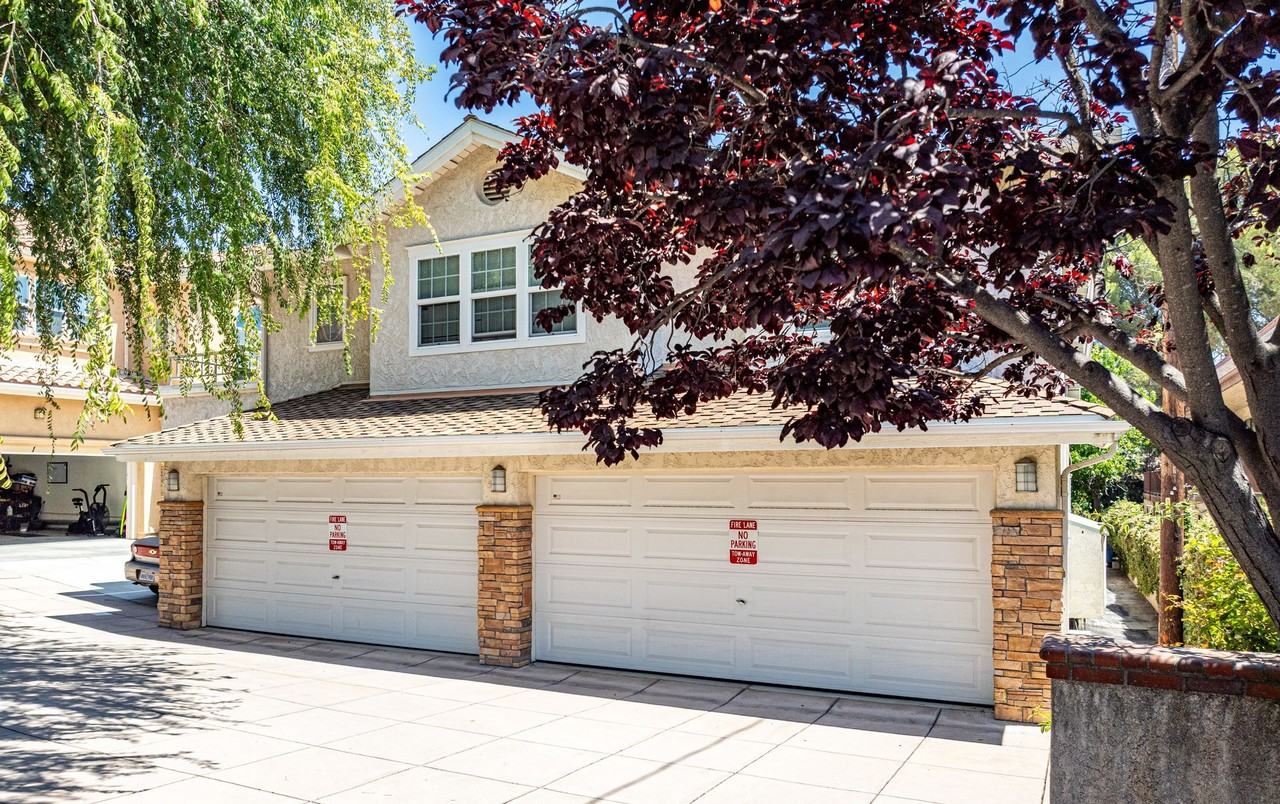 5302 Colodny Ave - Photo 2 of 5