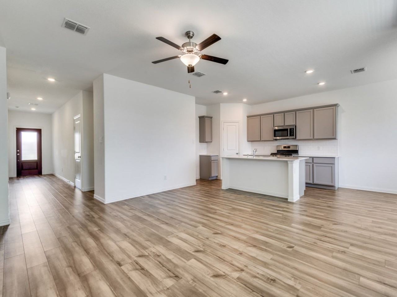 1601 Madison Dr - Photo 4 of 25