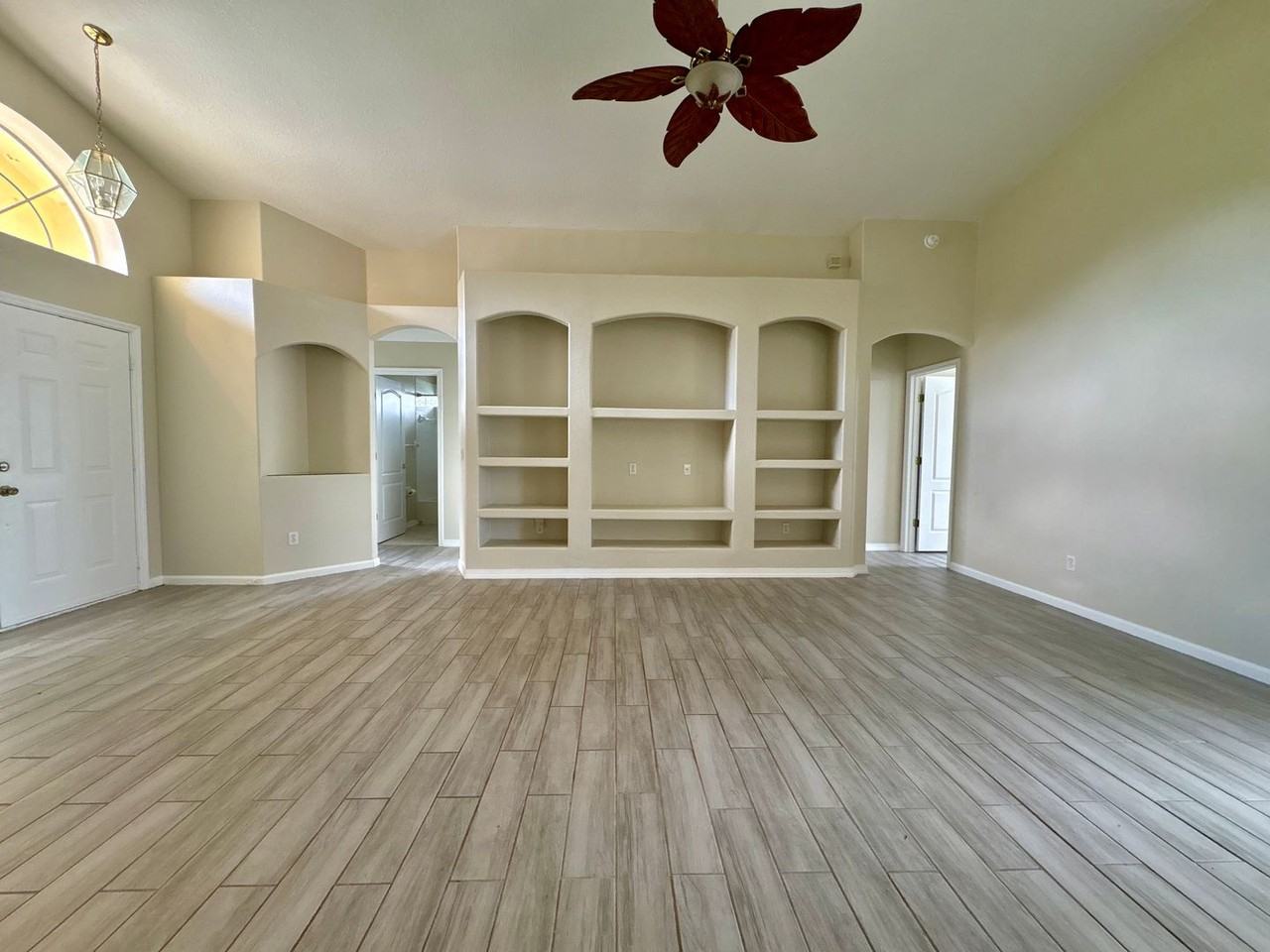 15401 Bay Vista Dr - Photo 2 of 18