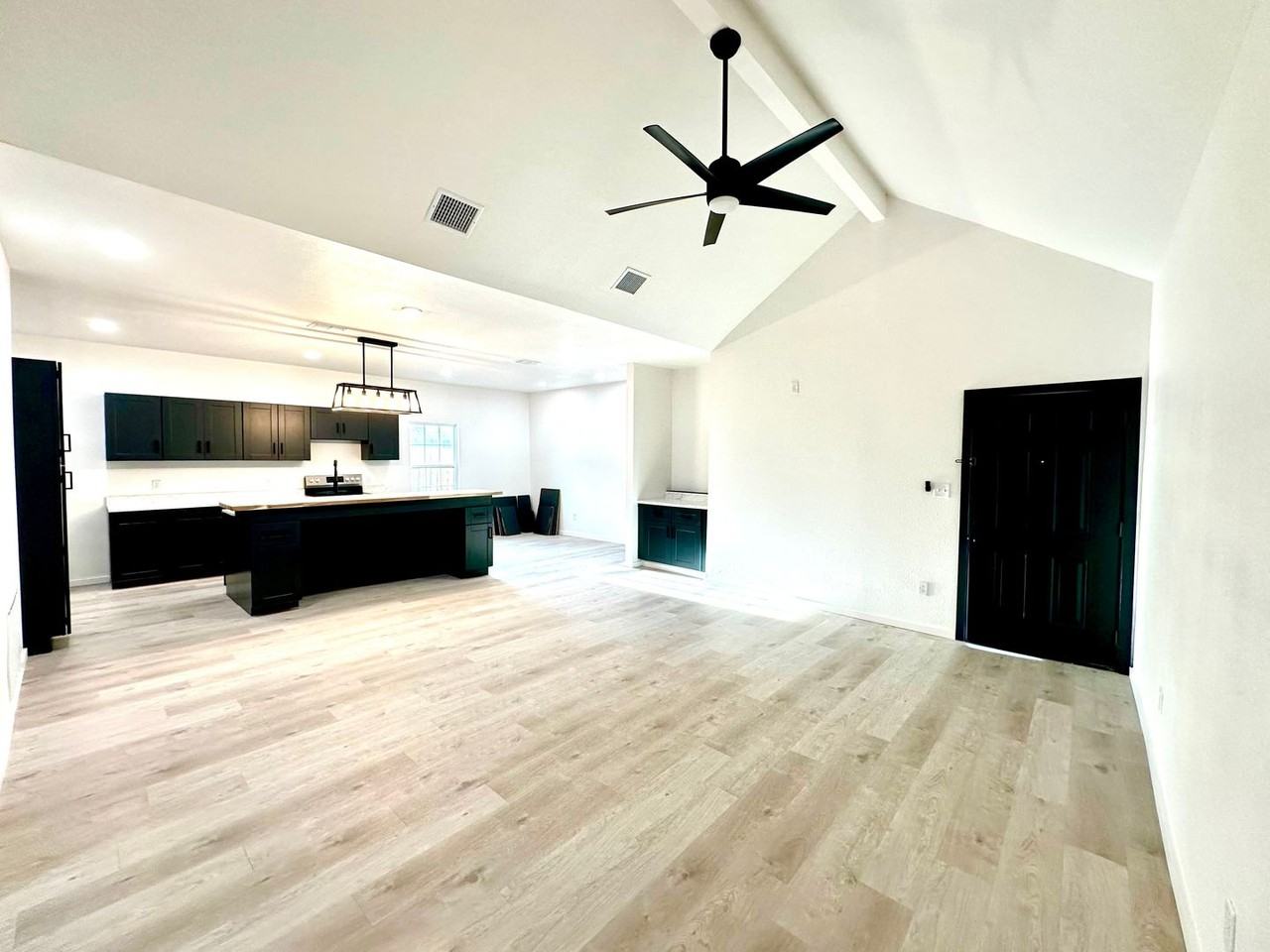2617 47th St - Photo 2 of 12