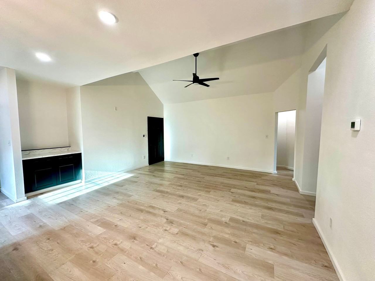 2617 47th St - Photo 3 of 12