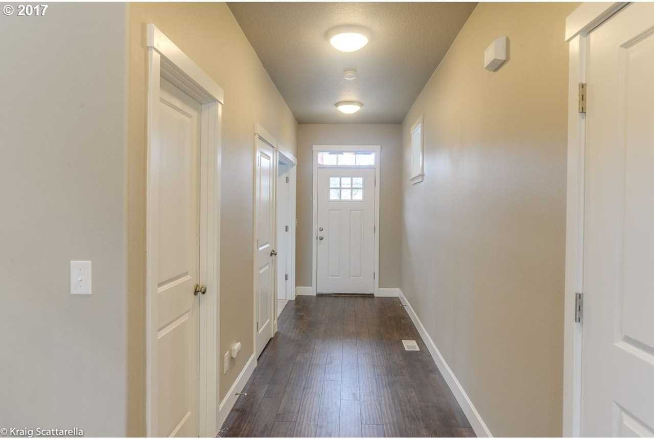 17923 Sw Meadowbrook Way - Photo 2 of 26