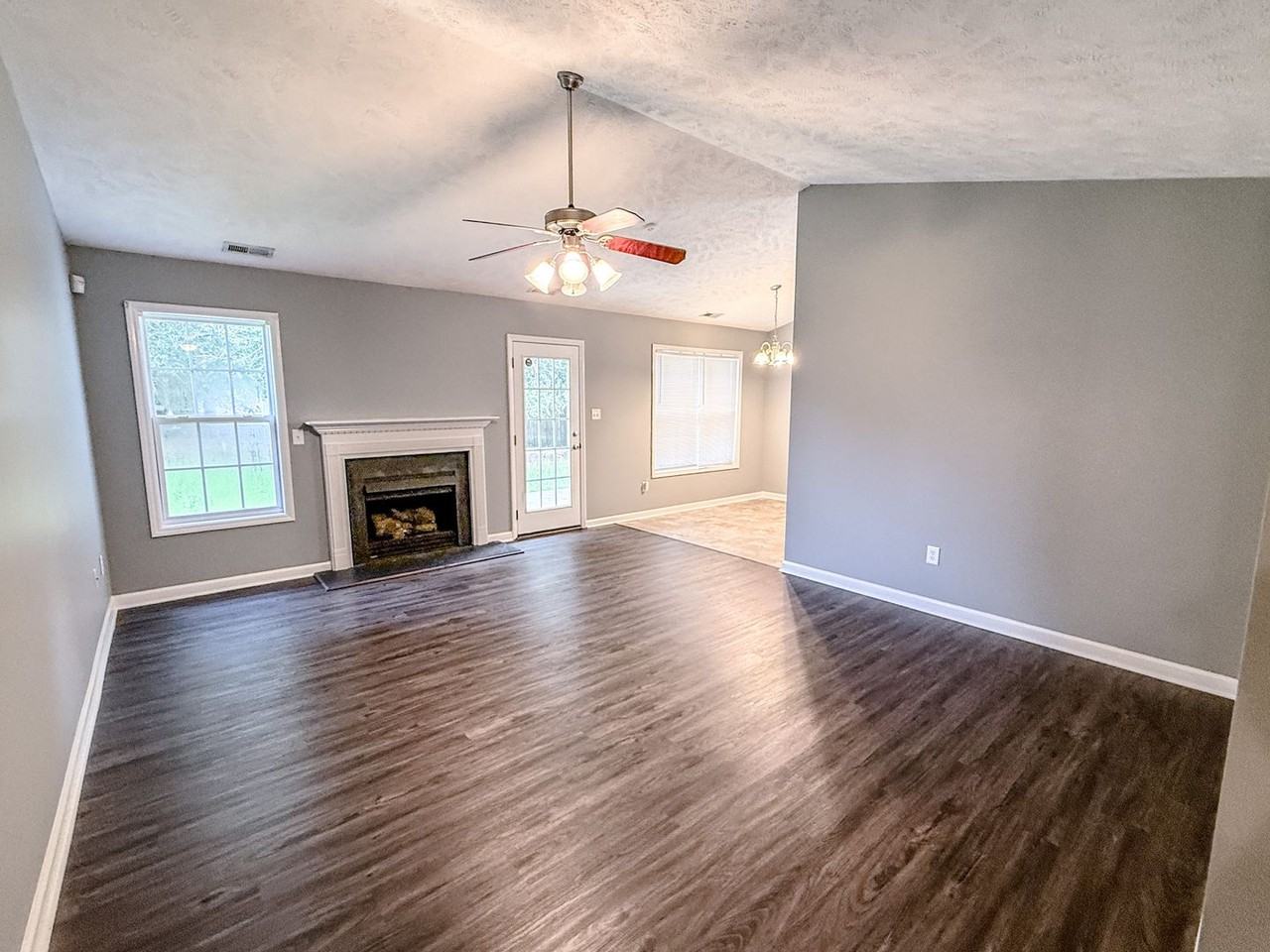 107 Silverberry Ct - Photo 3 of 23