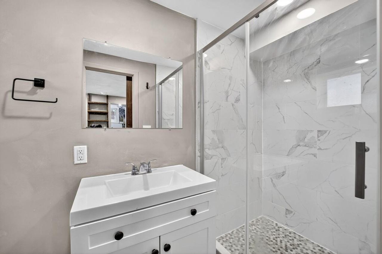 6017 Inwood St - Photo 5 of 15