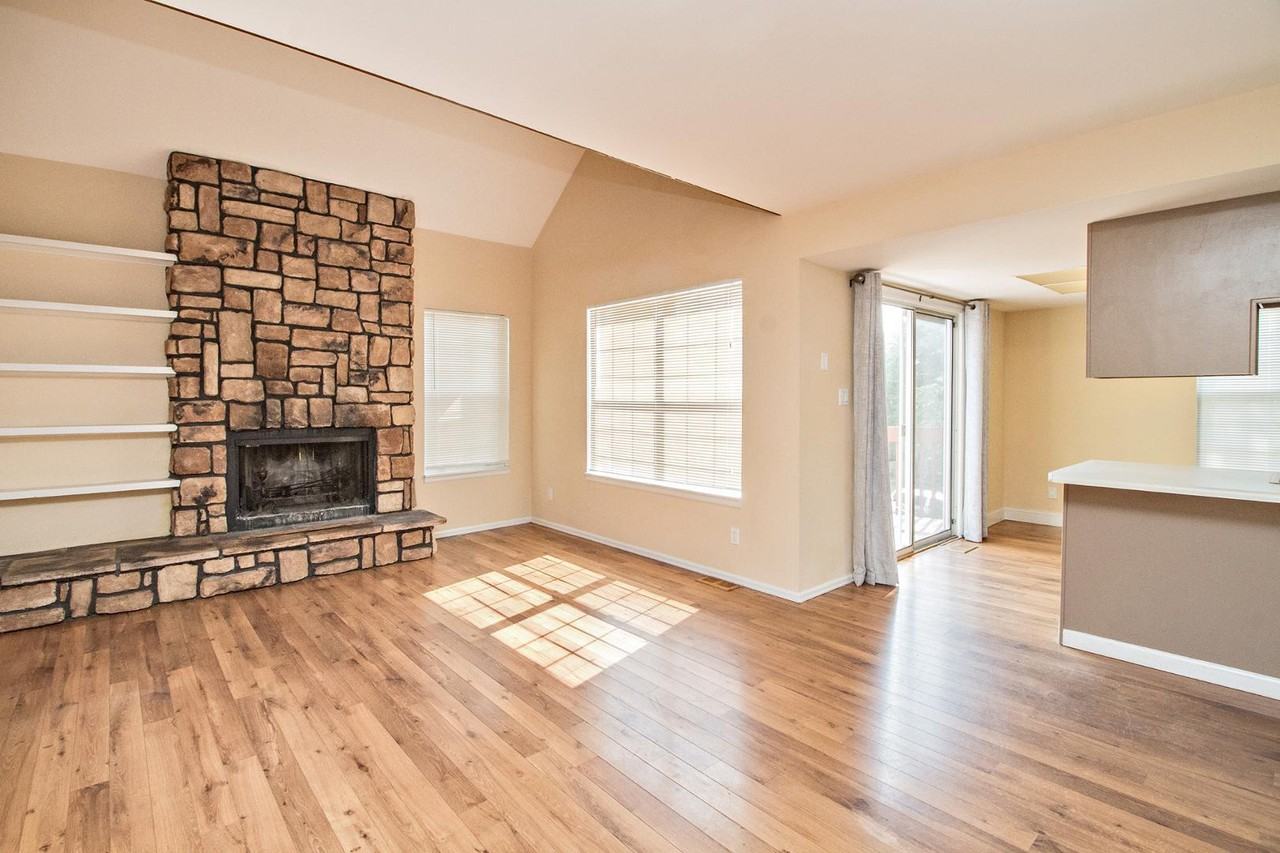 316 Cobblestone Dr - Photo 3 of 34