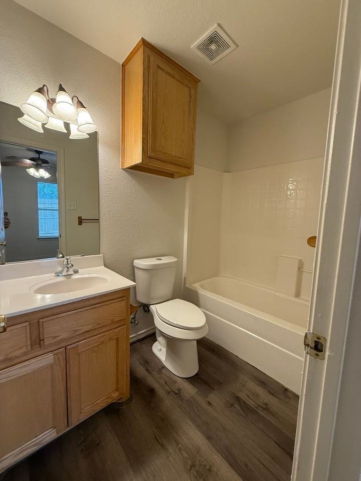 1563 Greenwood Rd #104 - Photo 3 of 15