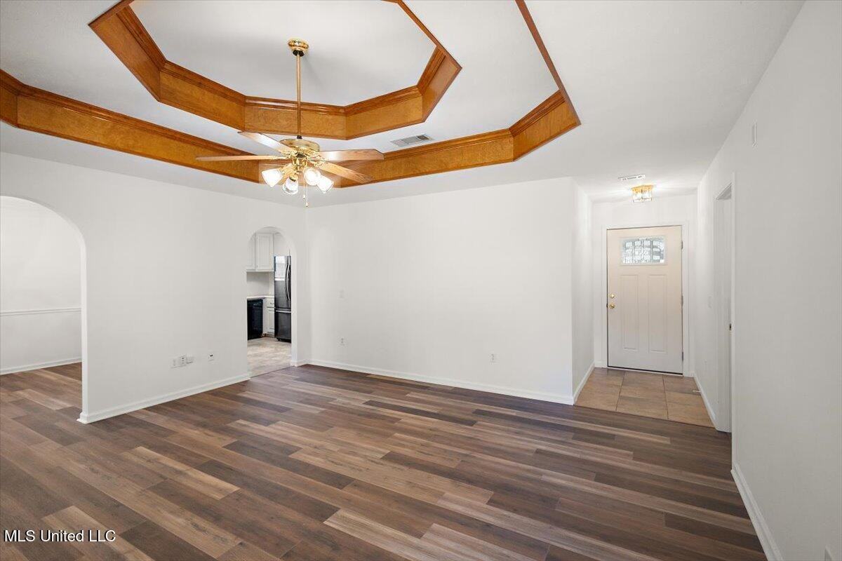 312 Williams Cir - Photo 3 of 30