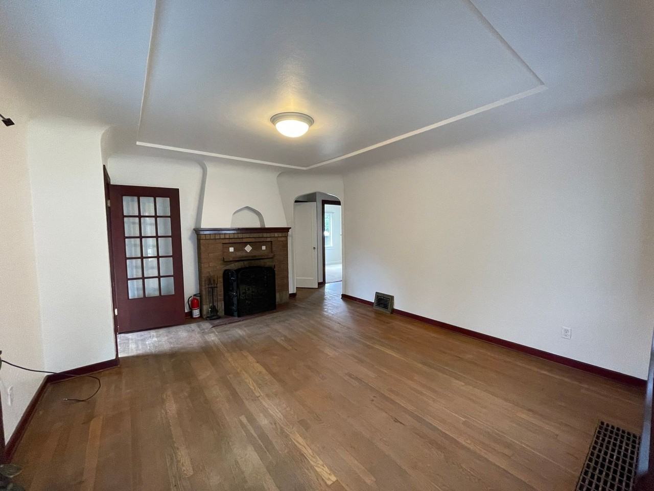 735 N 188th St - Photo 2 of 20