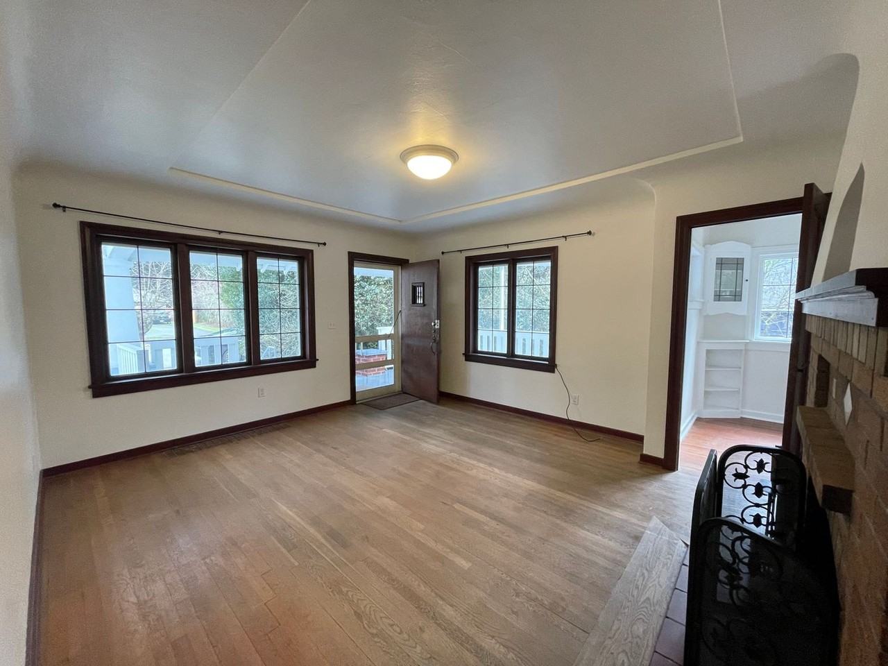 735 N 188th St - Photo 3 of 20