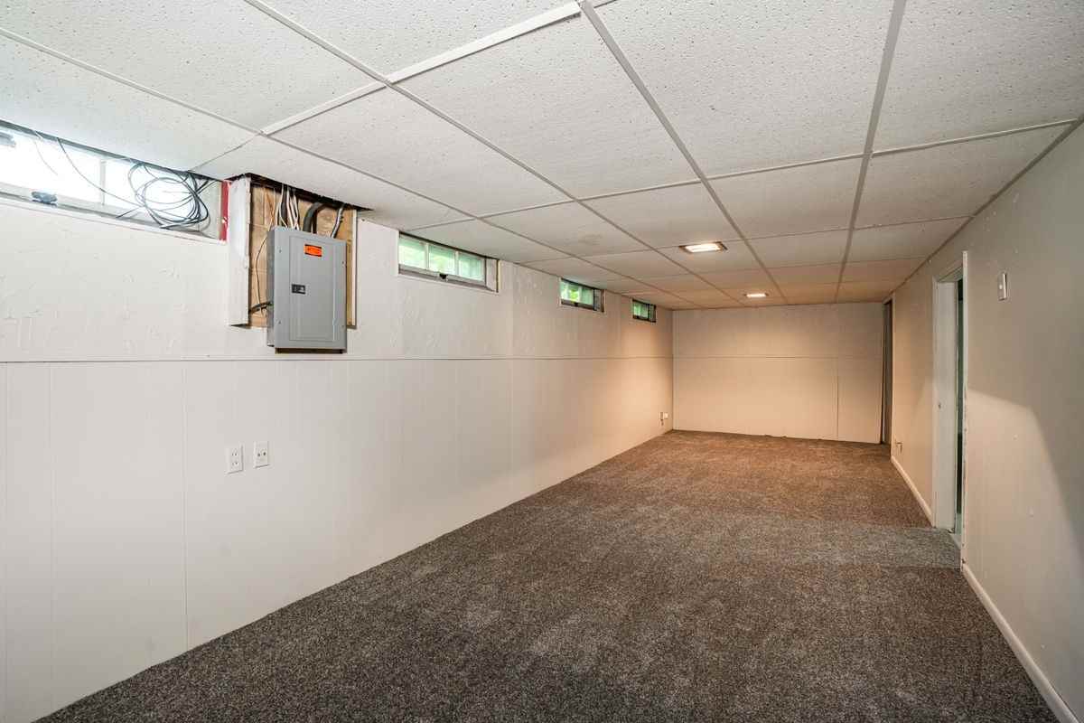 100 E Henry Clay St - Photo 3 of 10