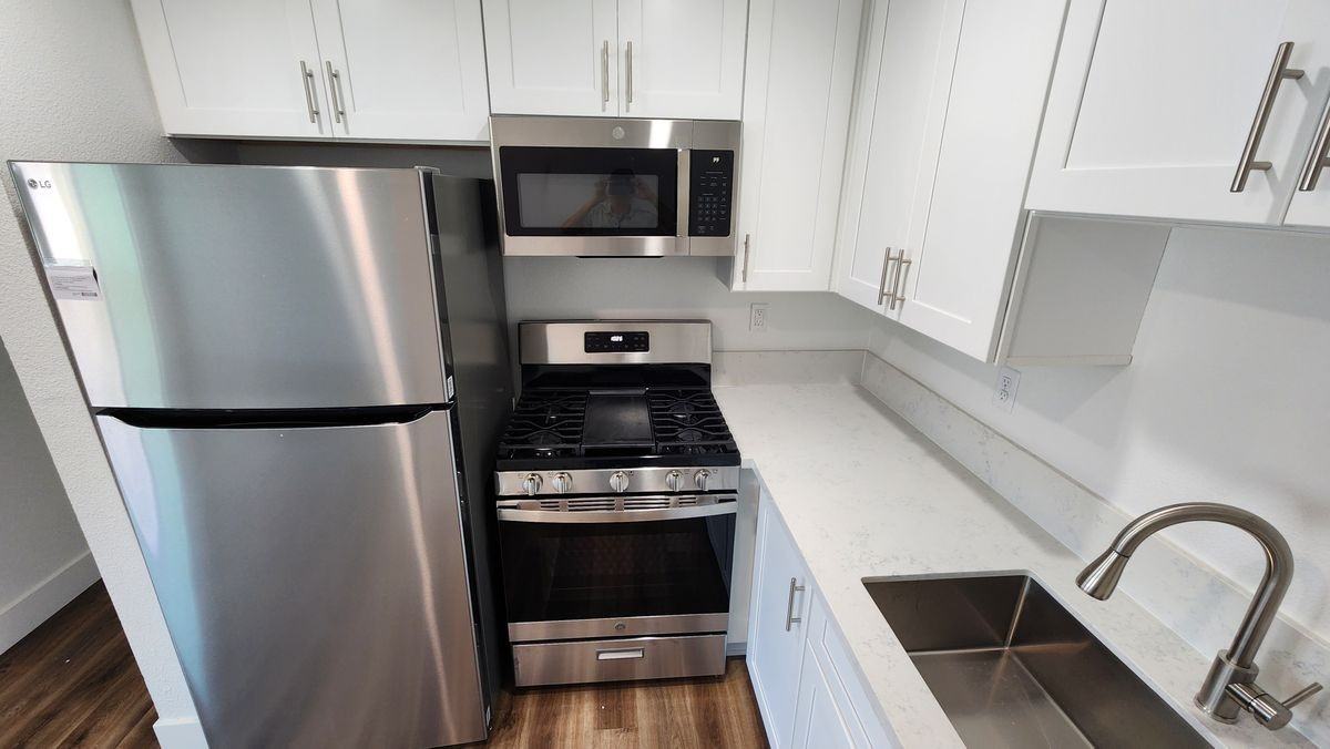 988 El Camino Dr ##203 - Photo 3 of 16