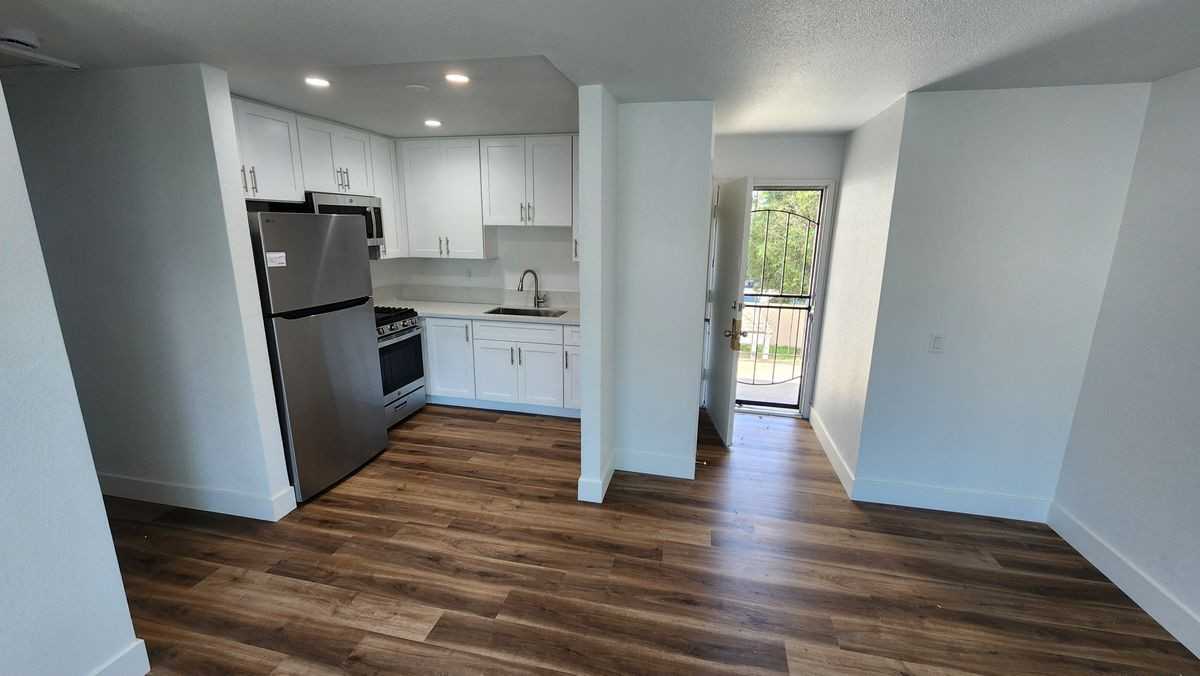 988 El Camino Dr ##203 - Photo 5 of 16