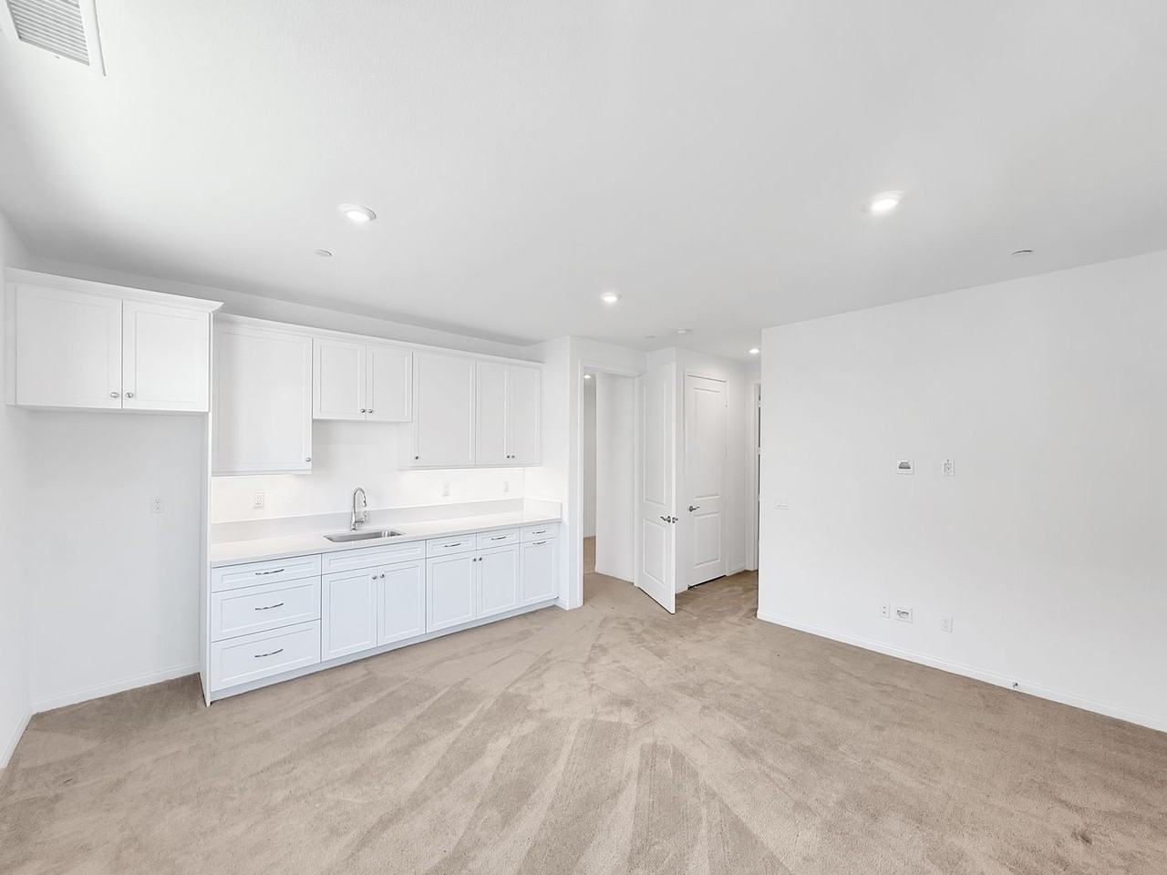 2362 E Lincoln Ave - Photo 3 of 30