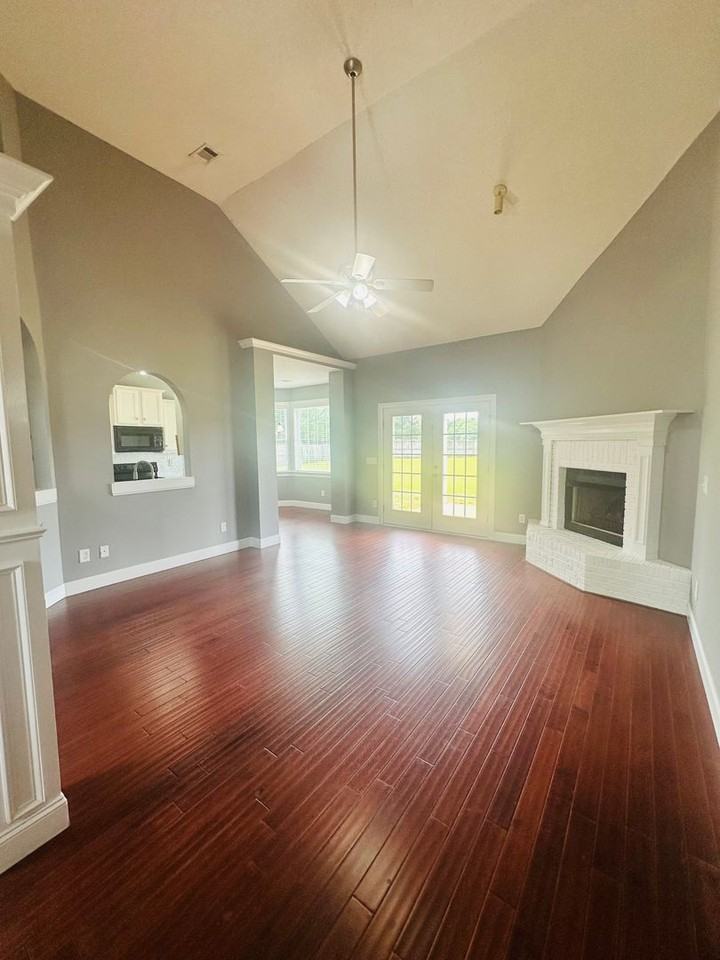 709 Loudon Hill Dr - Photo 4 of 23