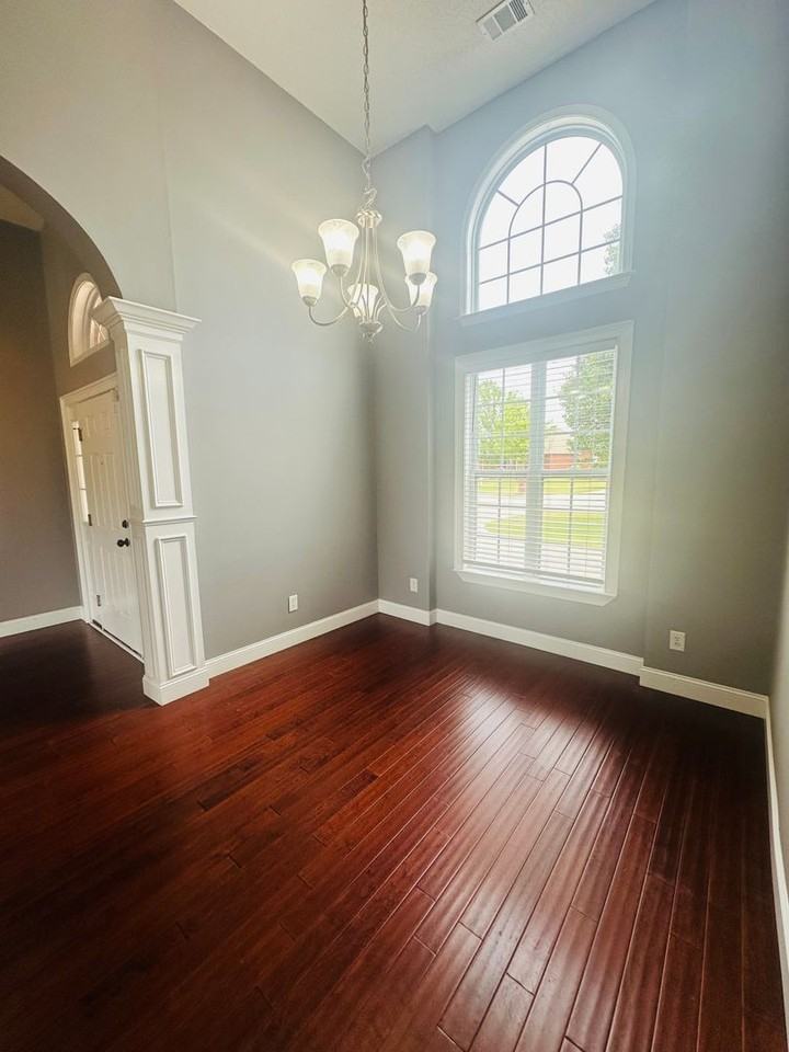 709 Loudon Hill Dr - Photo 5 of 23