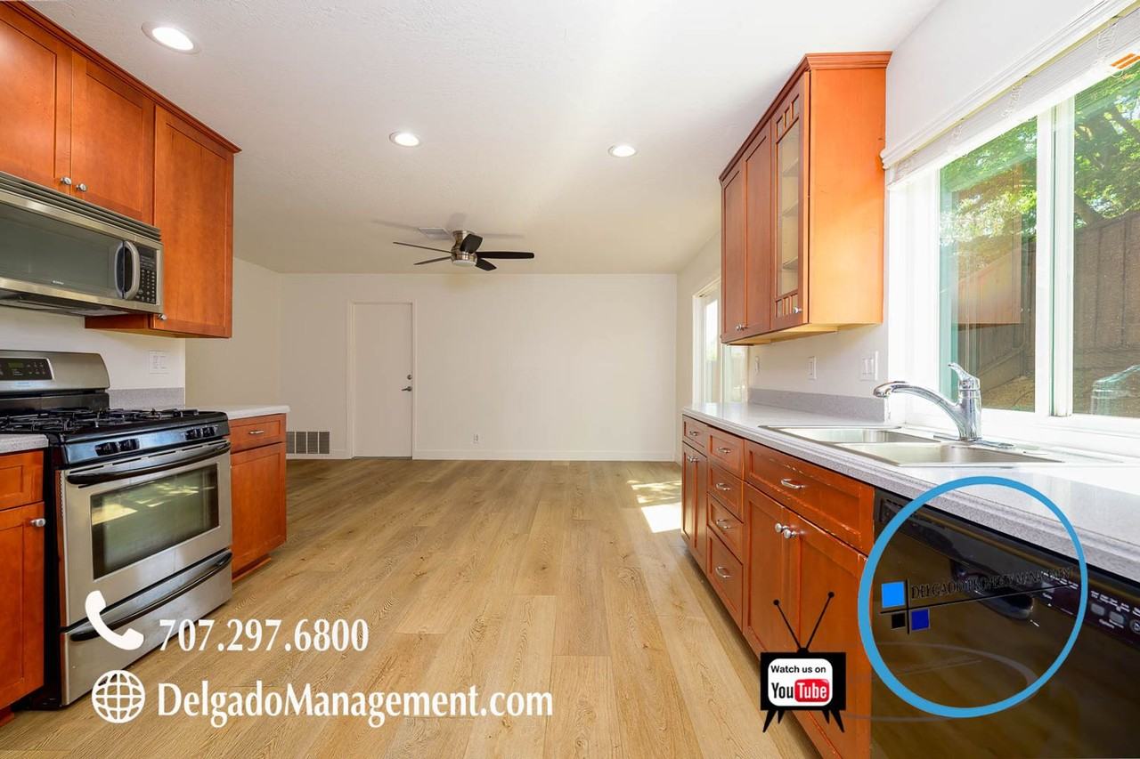 493 Mills Dr - Photo 7 of 33