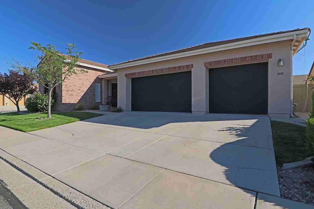 1692 Broadstone Way - Photo 3 of 30