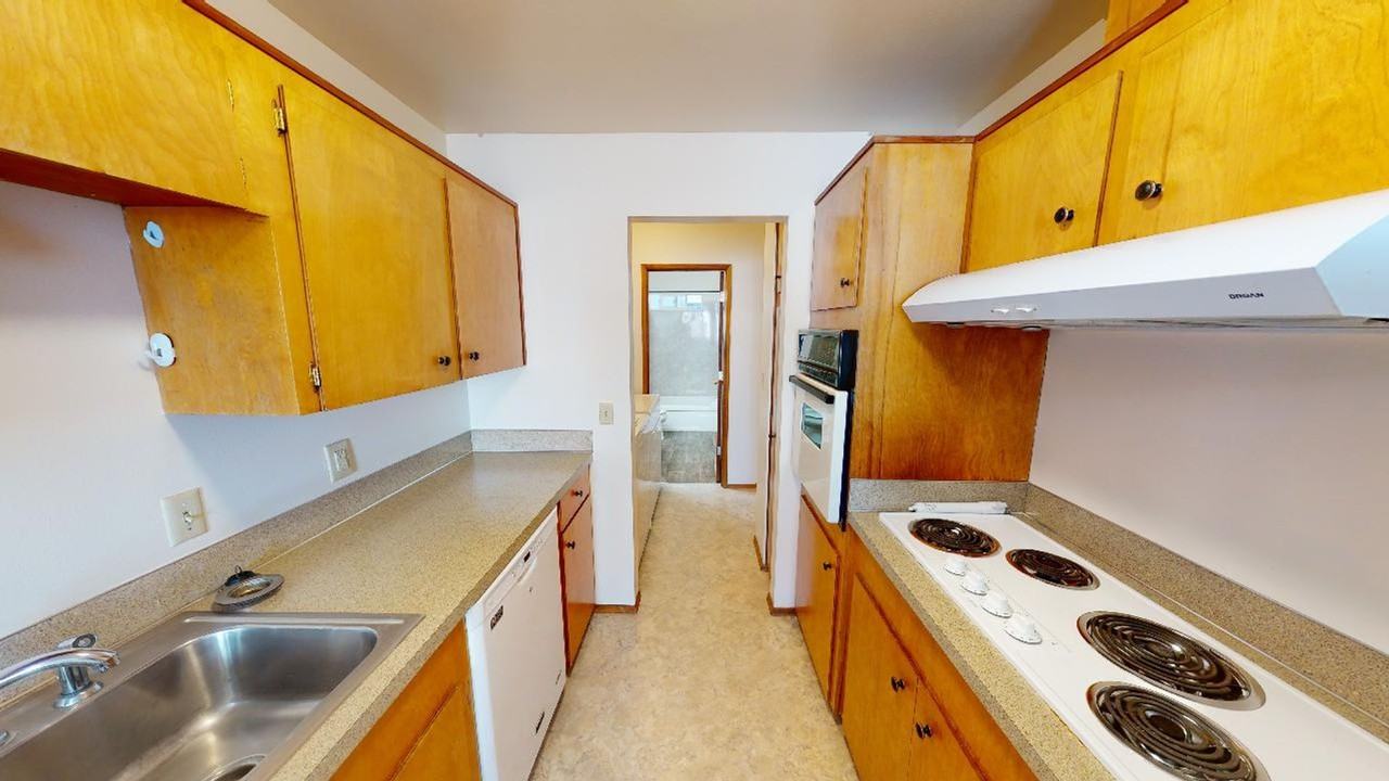 2612 2612 - 2614 SE Francis Street - Photo 2 of 15
