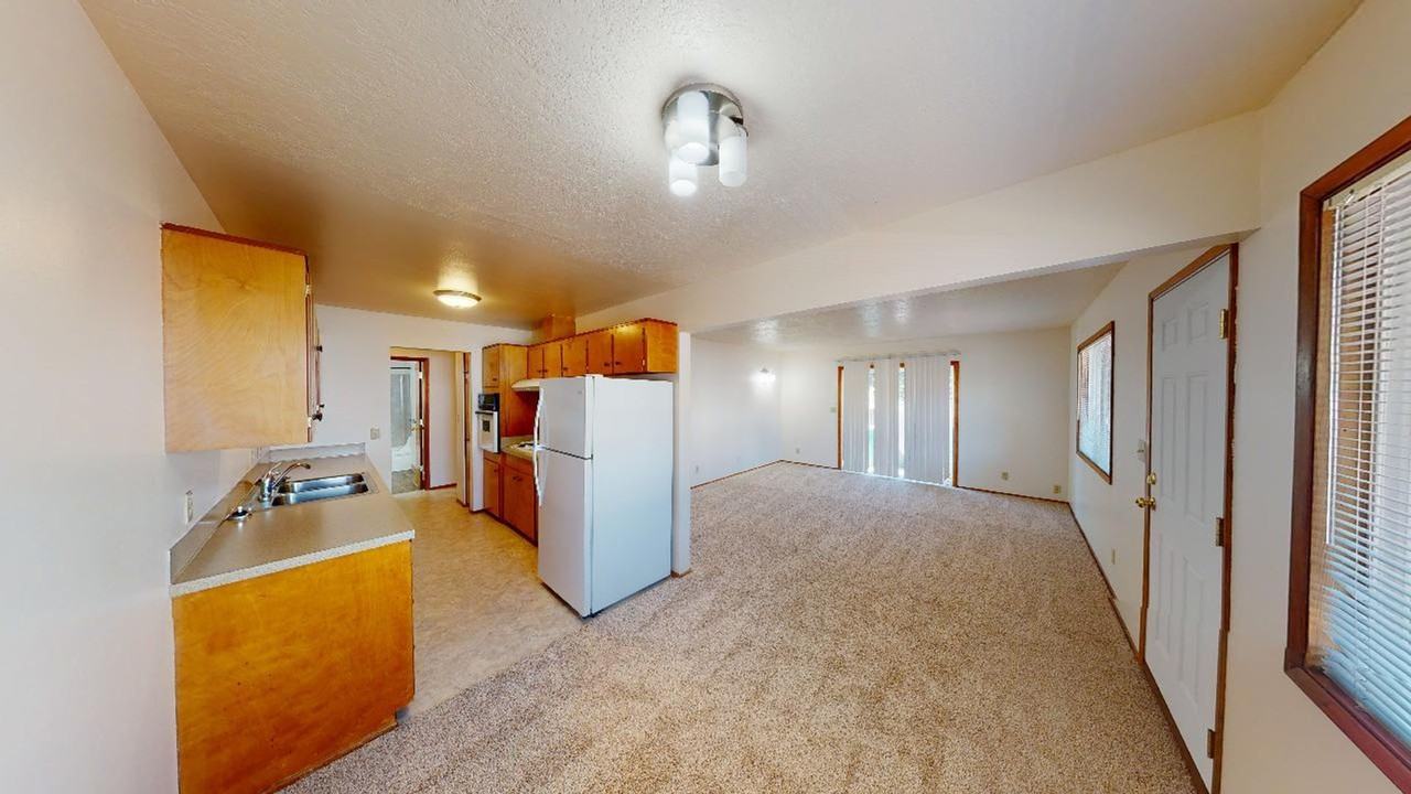 2612 2612 - 2614 SE Francis Street - Photo 4 of 15