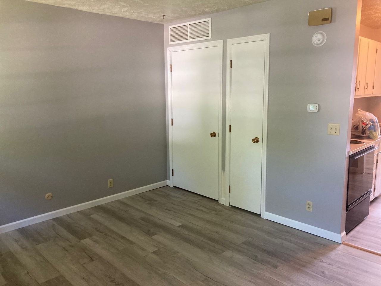 1319 Sylvan St - Photo 2 of 13