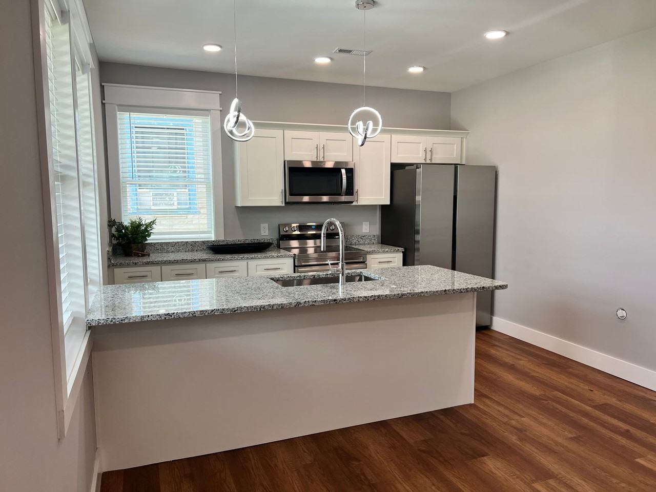 1724 Highland Ave - Photo 4 of 38
