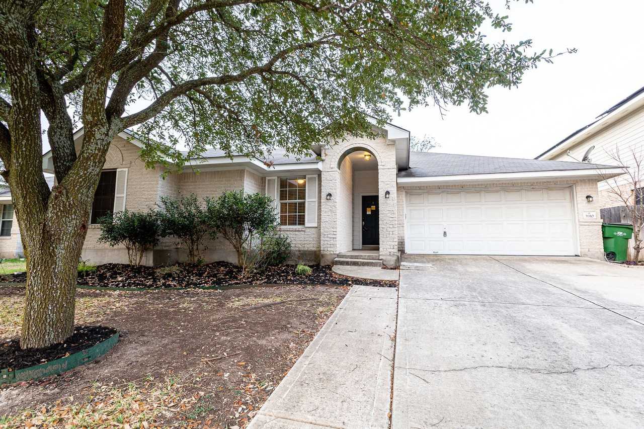 3910 Bonnie Ln - Photo 2 of 24