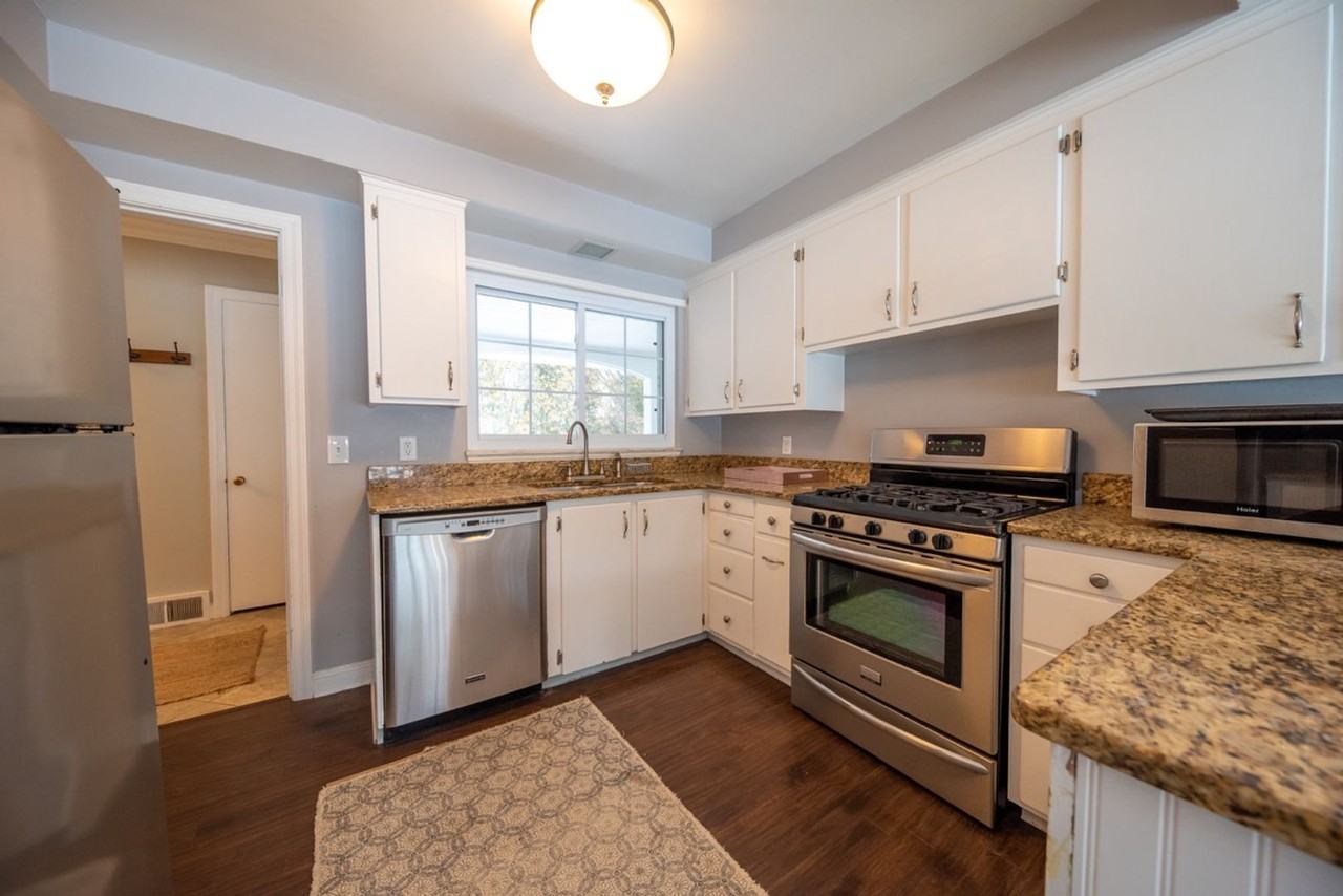 75 N Strawberry Ln - Photo 2 of 22