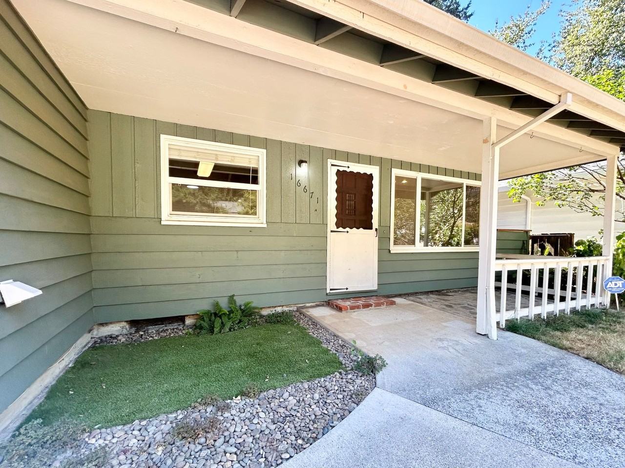 16671 Lake Forest Blvd - Photo 2 of 30