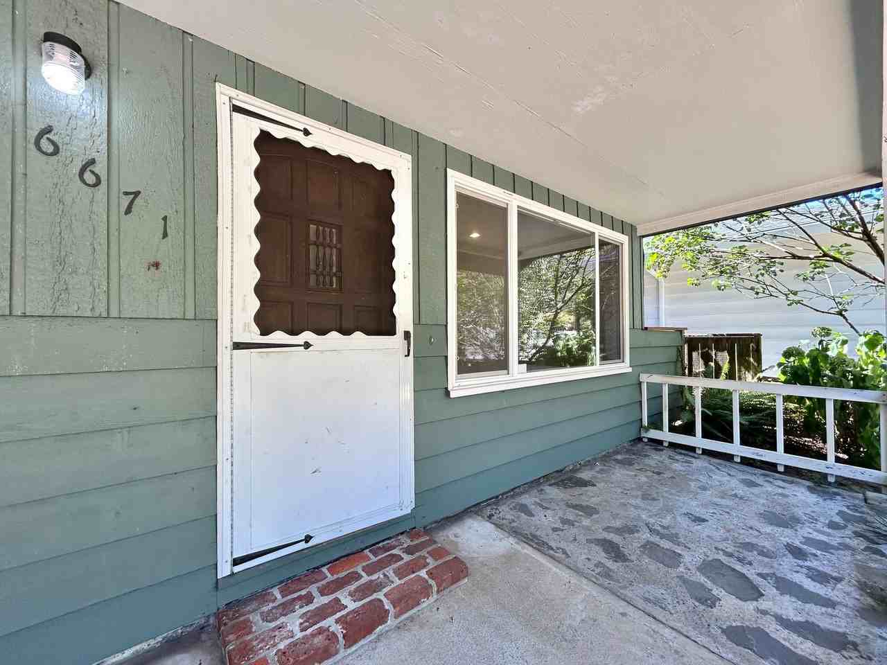 16671 Lake Forest Blvd - Photo 3 of 30