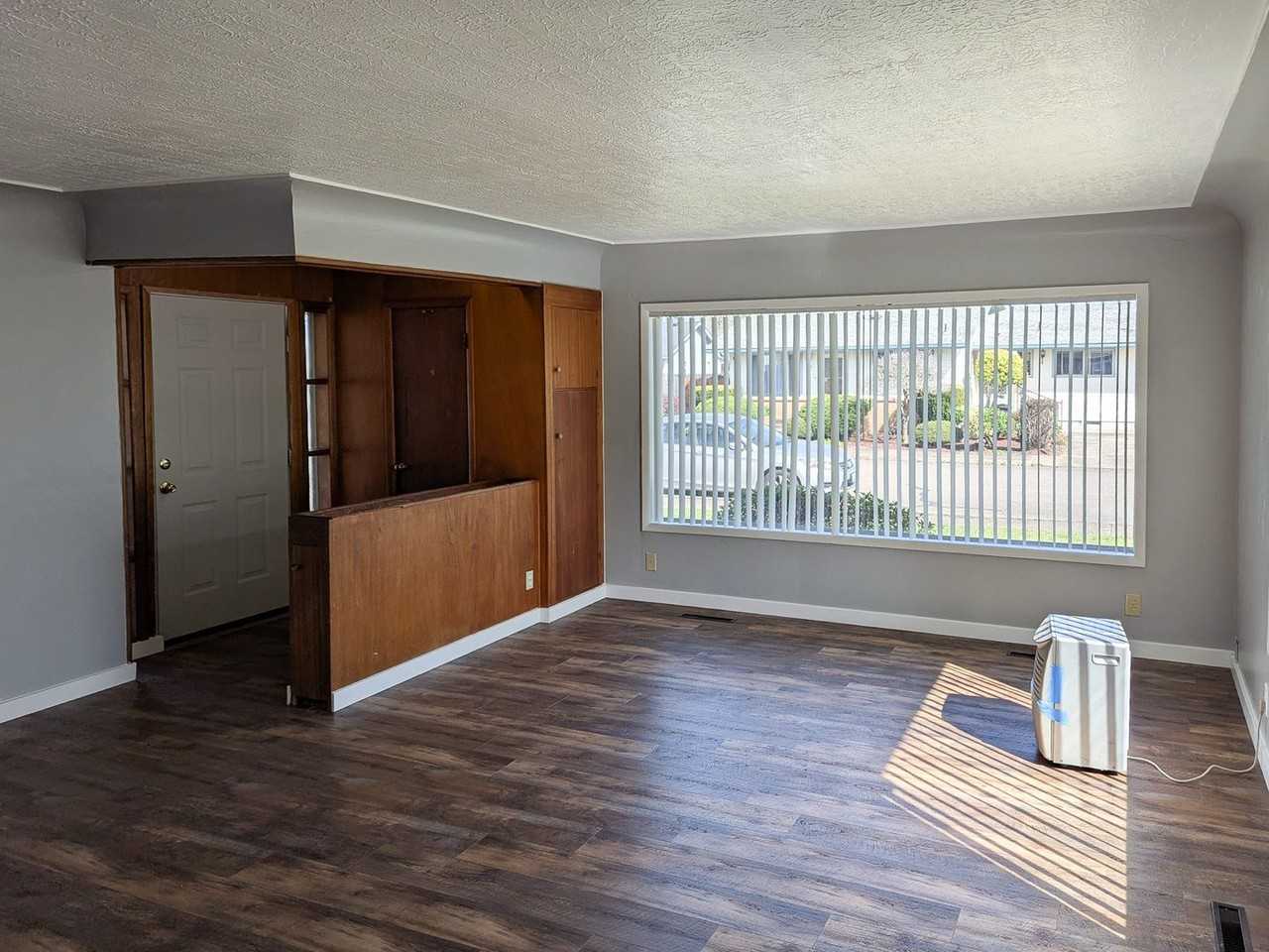 1167 Se Fenton St - Photo 3 of 15