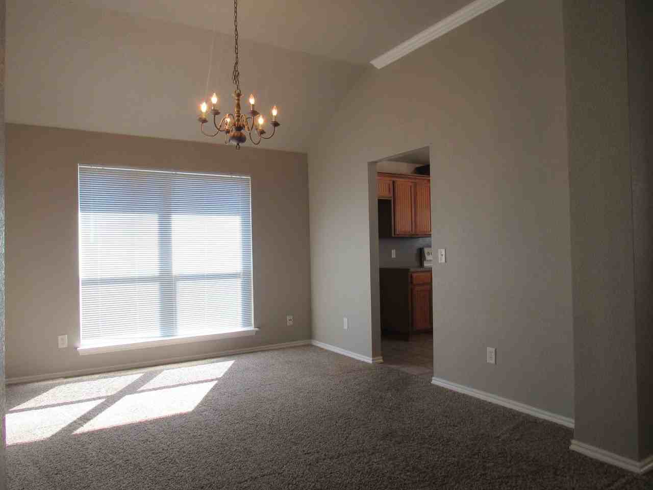 10708 Northwest 32nd Street - Photo 6 of 21