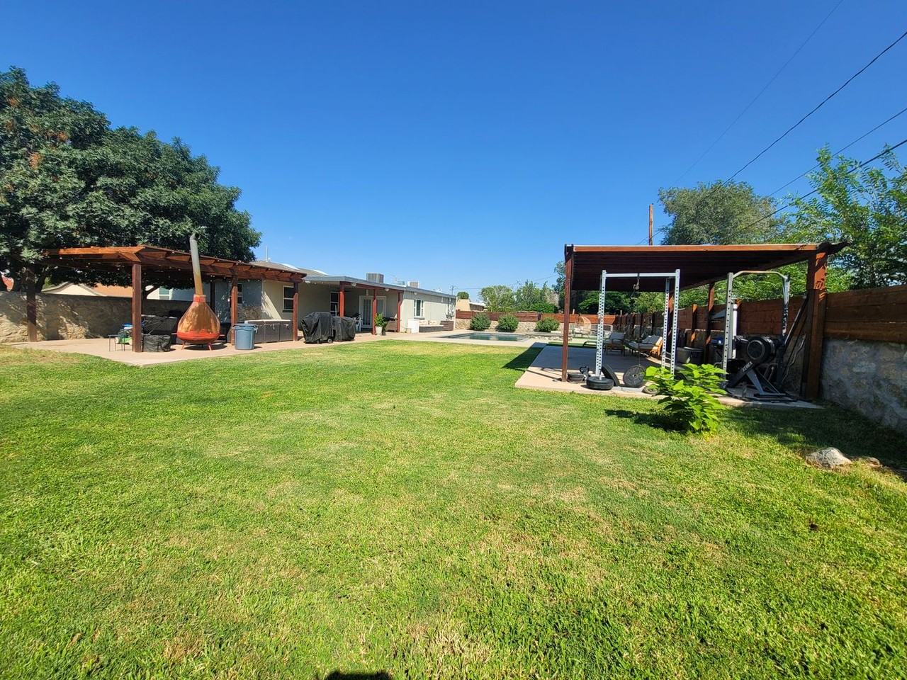 8021 Carpenter Dr - Photo 2 of 33