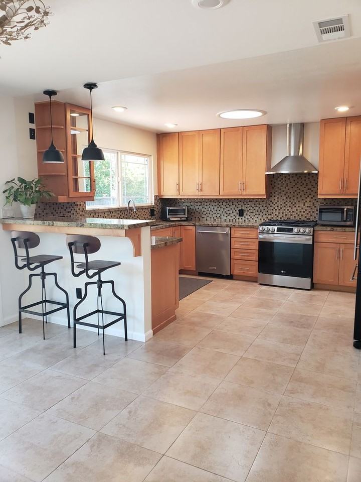 18397 Swarthmore Dr - Photo 2 of 21