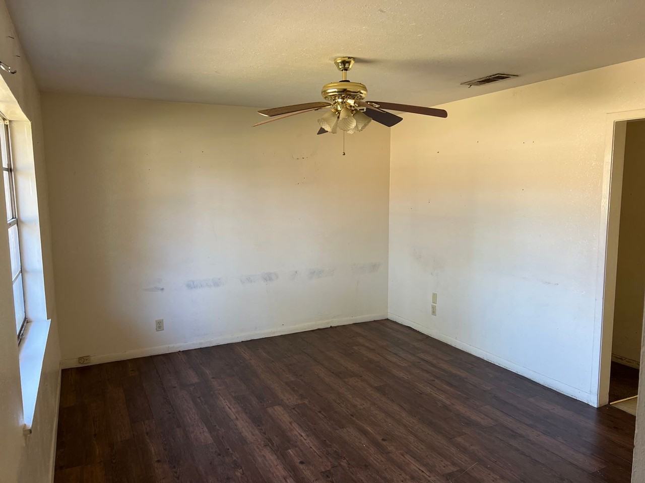 632 Kings Towne Pl - Photo 2 of 9