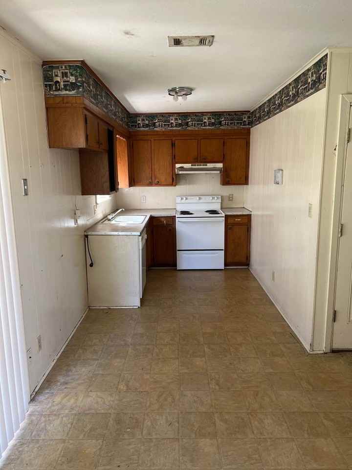 632 Kings Towne Pl - Photo 4 of 9