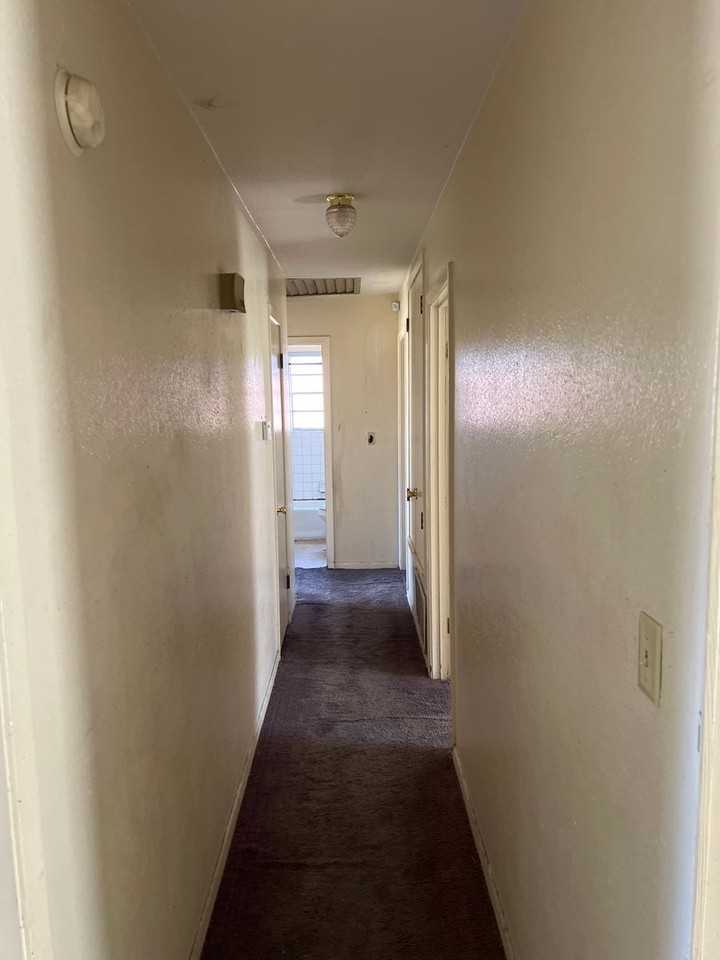 632 Kings Towne Pl - Photo 5 of 9