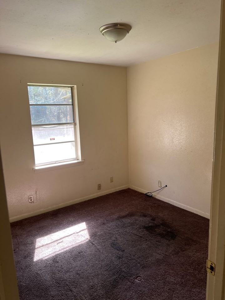 632 Kings Towne Pl - Photo 6 of 9