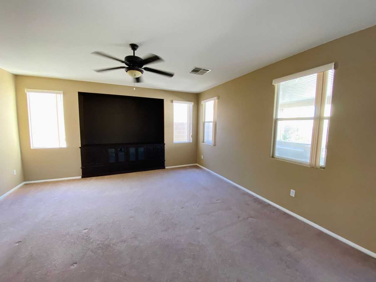258 Rusty Plank Ave - Photo 7 of 48
