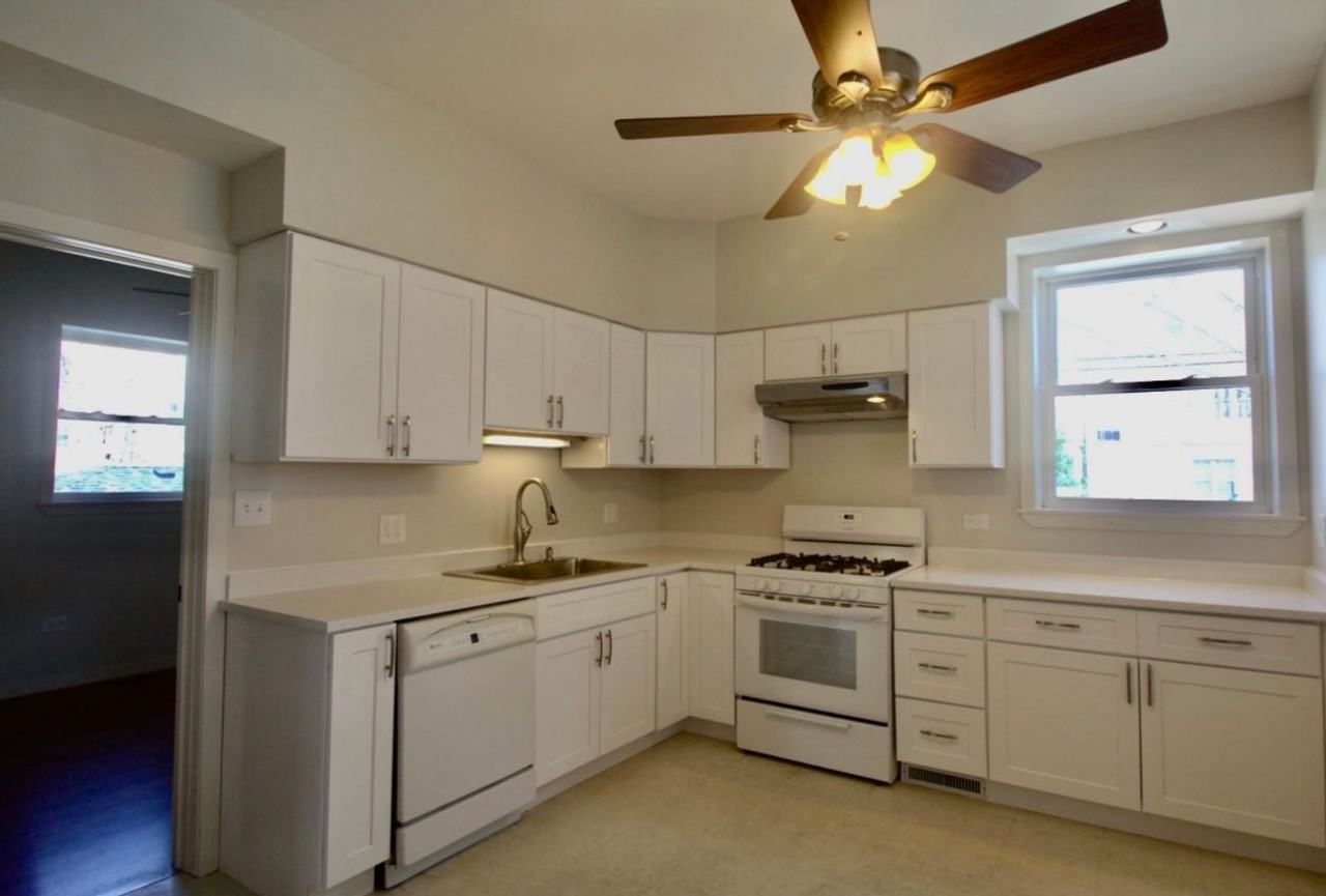 4043 N Monticello Ave #2 - Photo 5 of 8