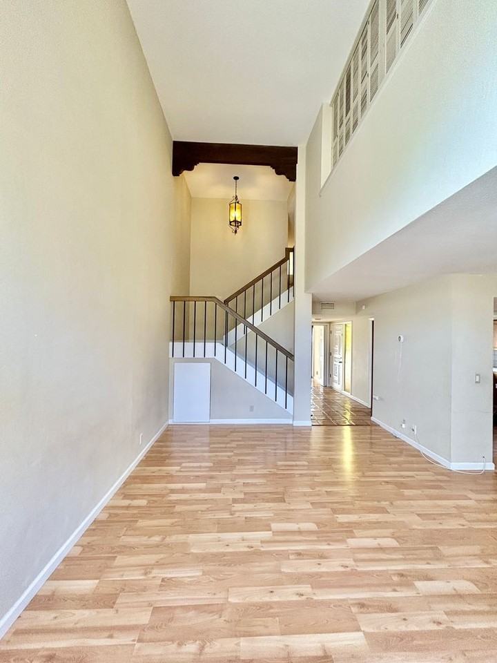 9 Meadow Park Cir - Photo 2 of 19