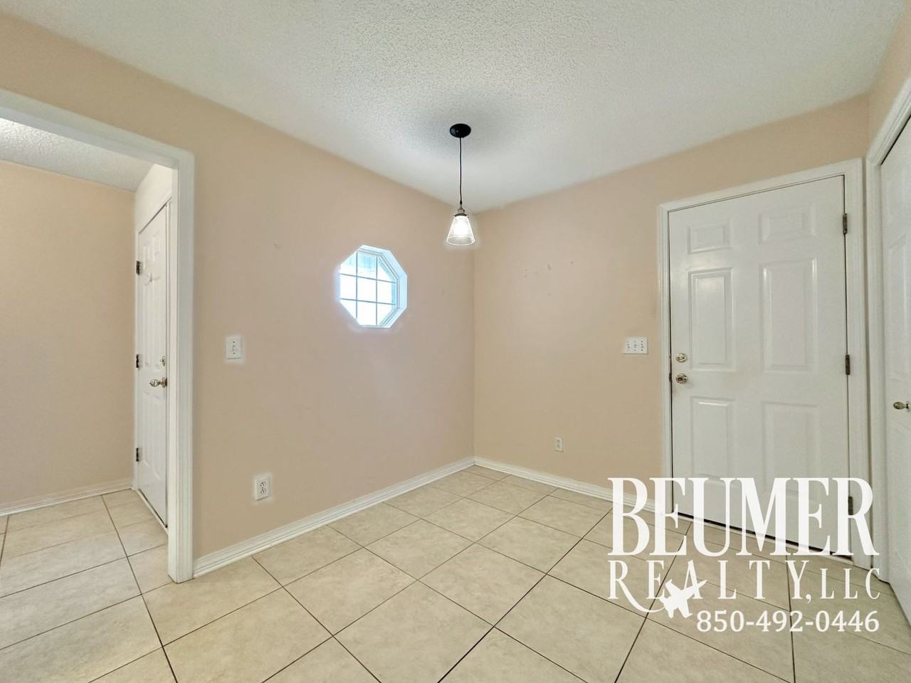 136 Carrier Dr - Photo 4 of 26
