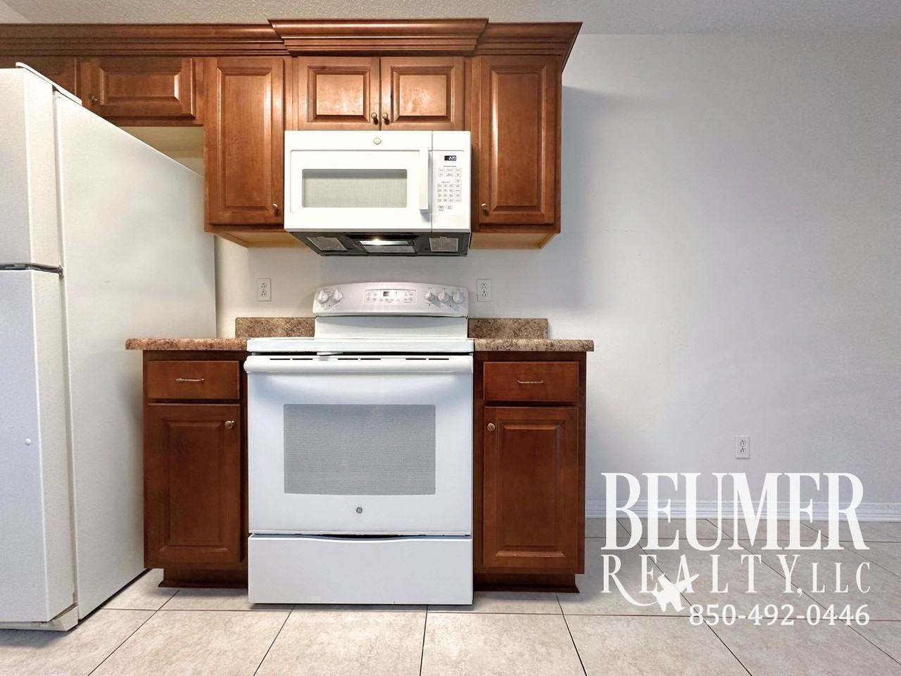 136 Carrier Dr - Photo 6 of 26