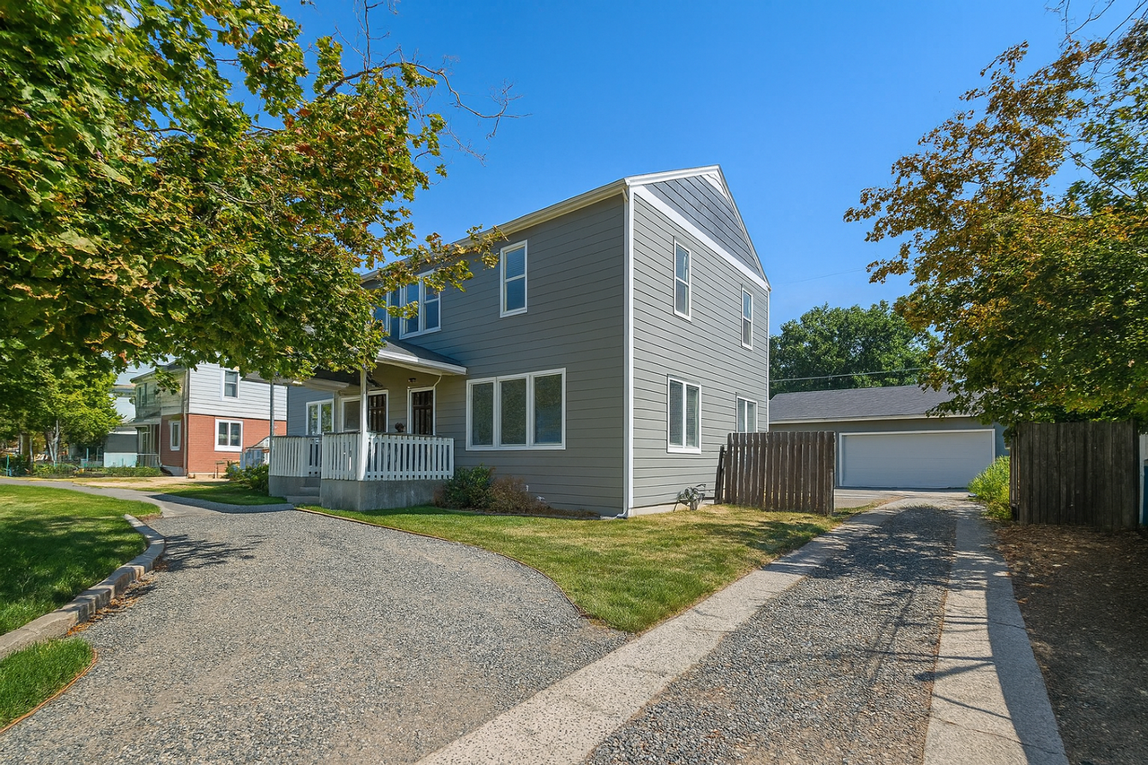 320 320 & 322 Goethals Drive - Photo 2 of 16