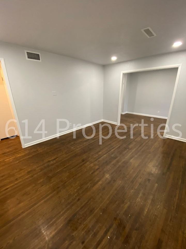 4960 N Trenton Ave - Photo 2 of 5