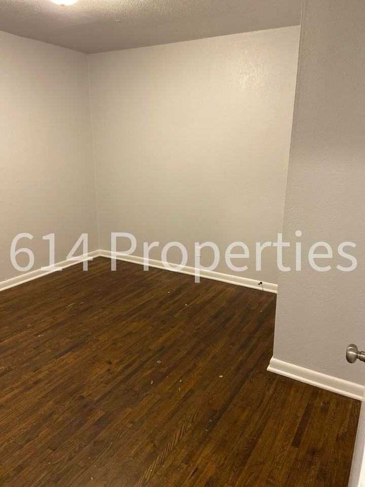 4960 N Trenton Ave - Photo 5 of 5