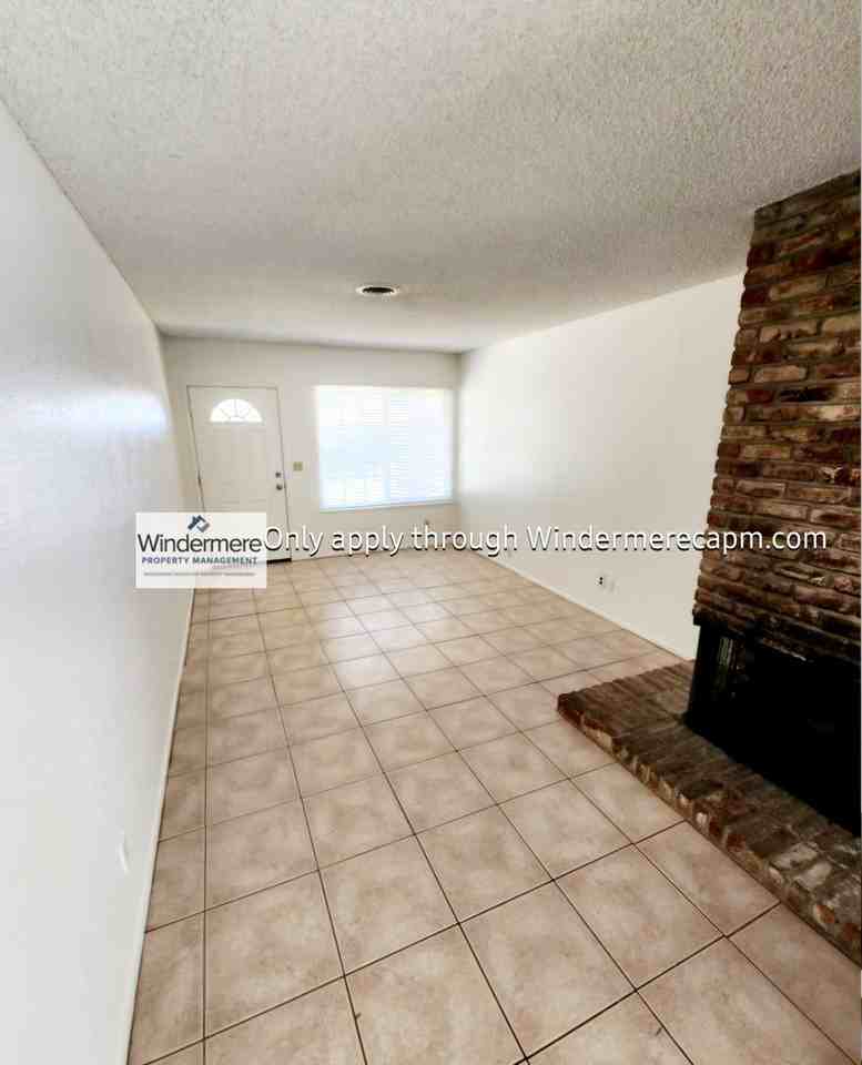 6613 6613 6615 Gold Run Avenue - Photo 2 of 13