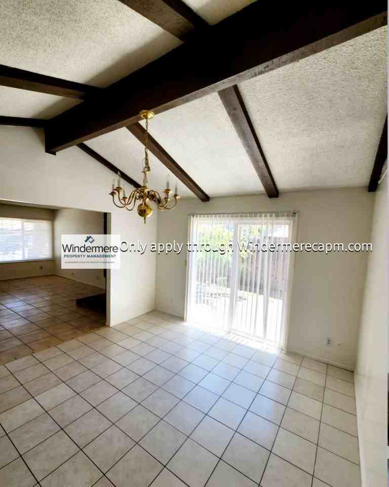 6613 6613 6615 Gold Run Avenue - Photo 3 of 13