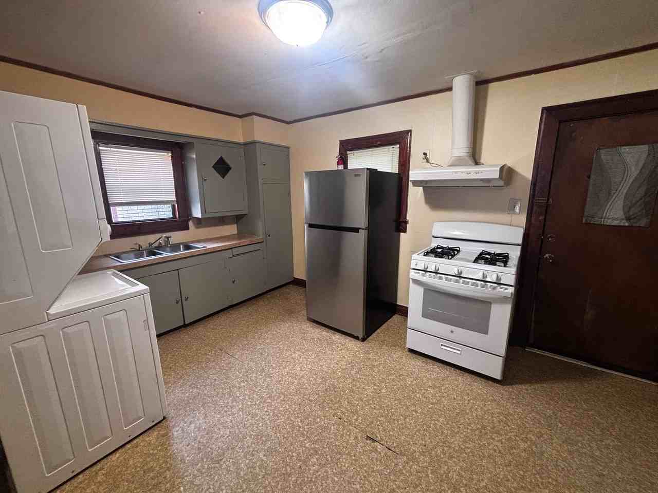 136 Tissington St - Photo 6 of 11